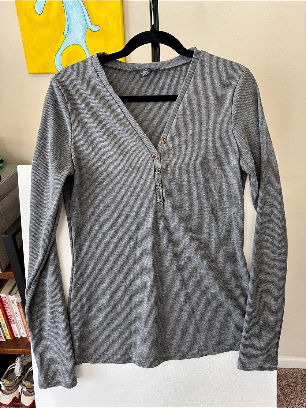 Saks Fifth Avenue Gray Long Sleeve Henley Size Small Like New